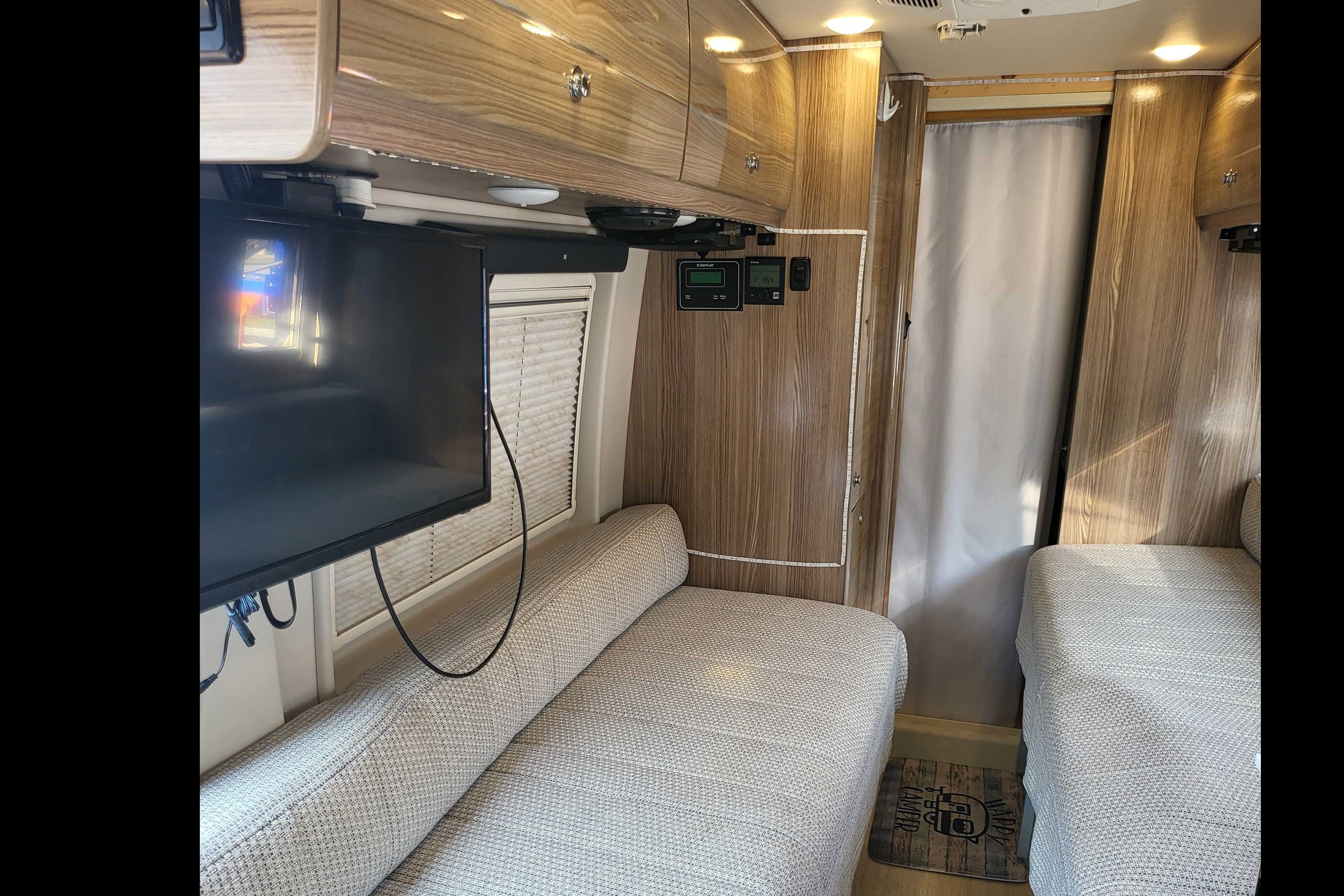 Don's Winnebago Boldt Class B