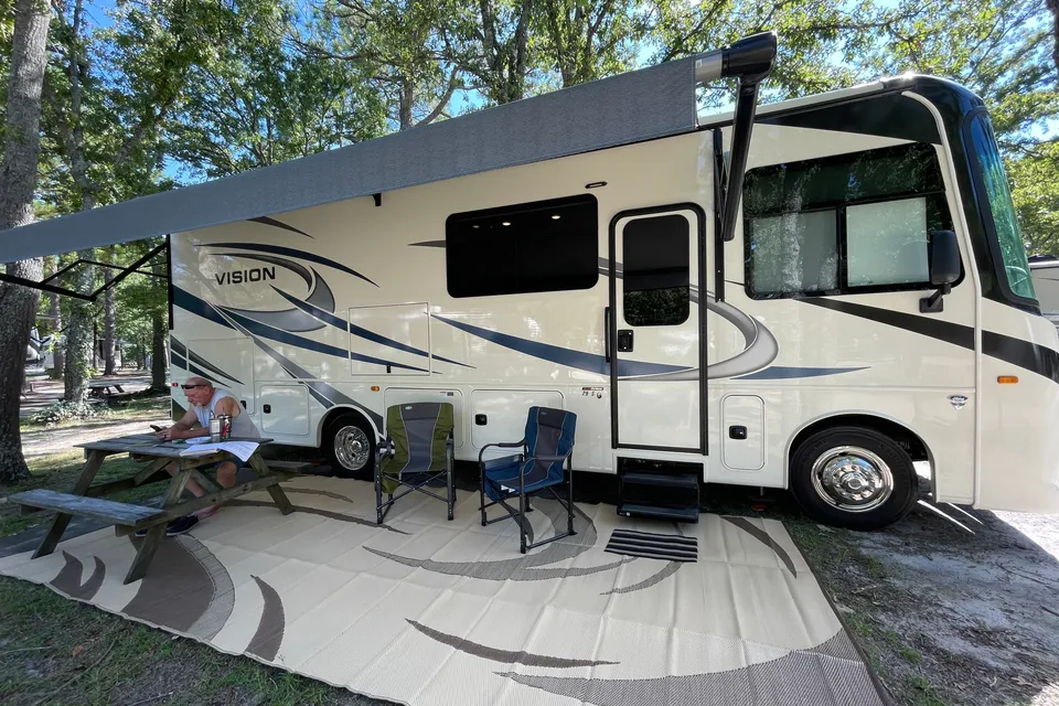 See-Scapes Entegra Vision 29S Class A