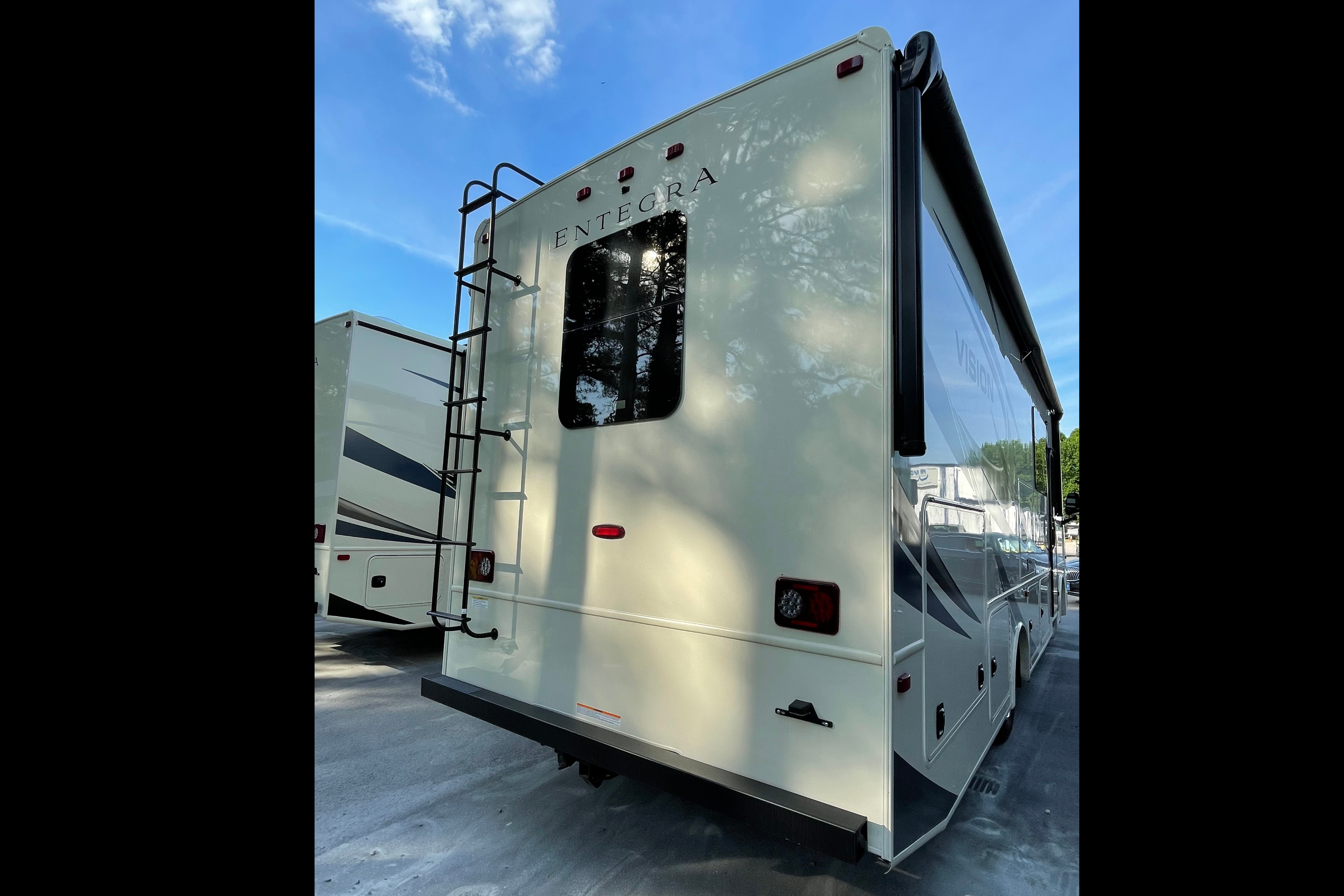 See-Scapes Entegra Vision 29S Class A