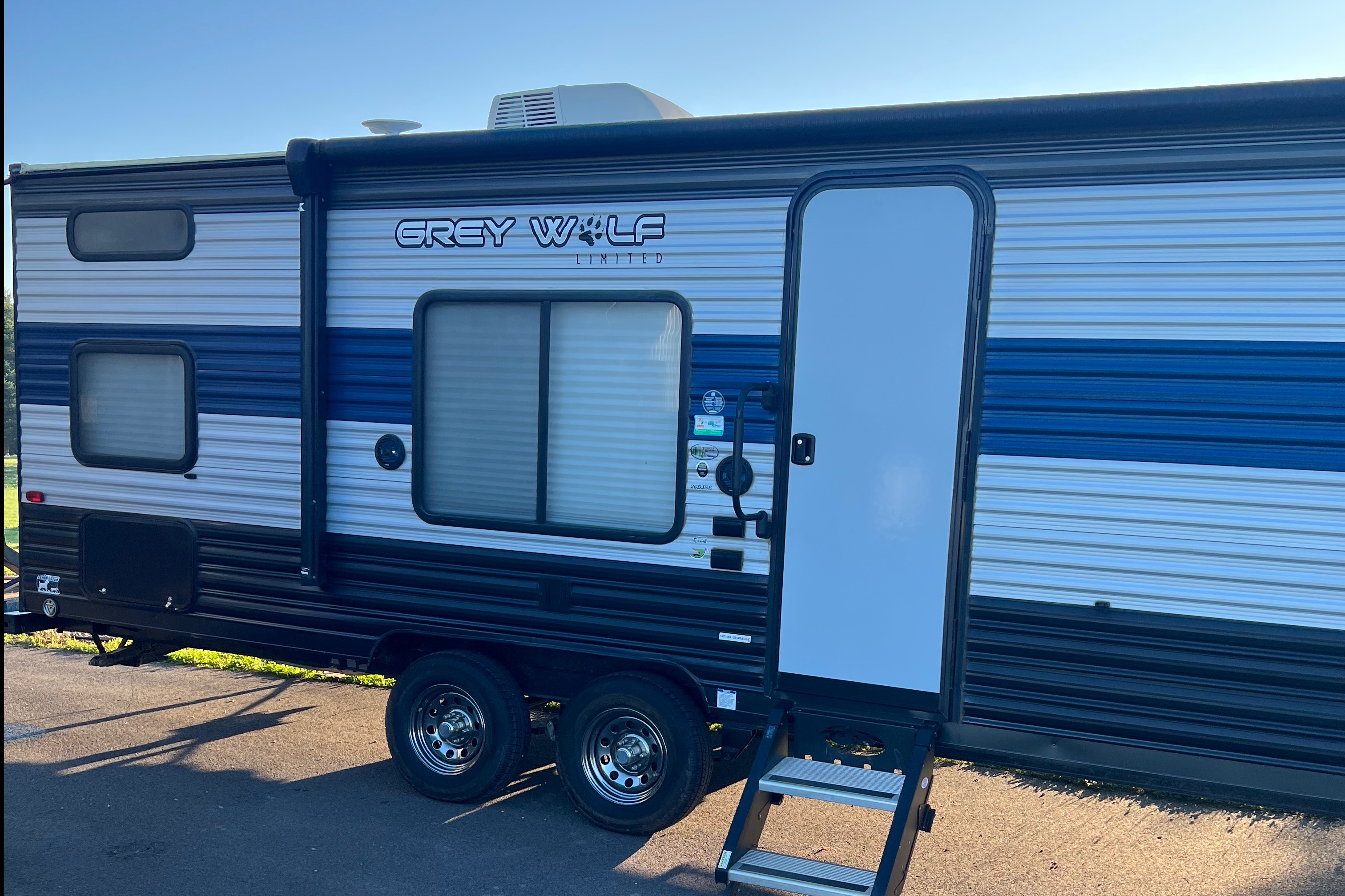  Forest River Cherokee grey wolf Travel Trailer
