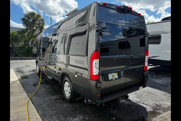 2024 Thor Dazzle Rear Bath