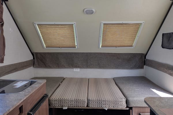 Palomino's Real Lite 12-st A-Framed pop-up Trailer