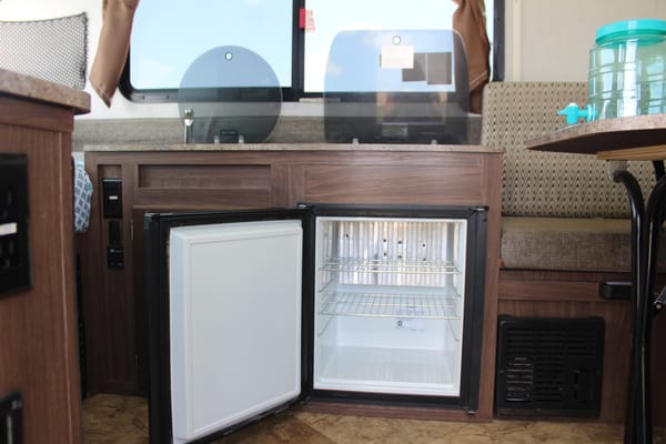 Palomino's Real Lite 12-st A-Framed pop-up Trailer