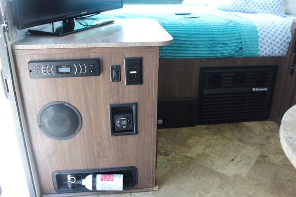 Palomino's Real Lite 12-st A-Framed pop-up Trailer