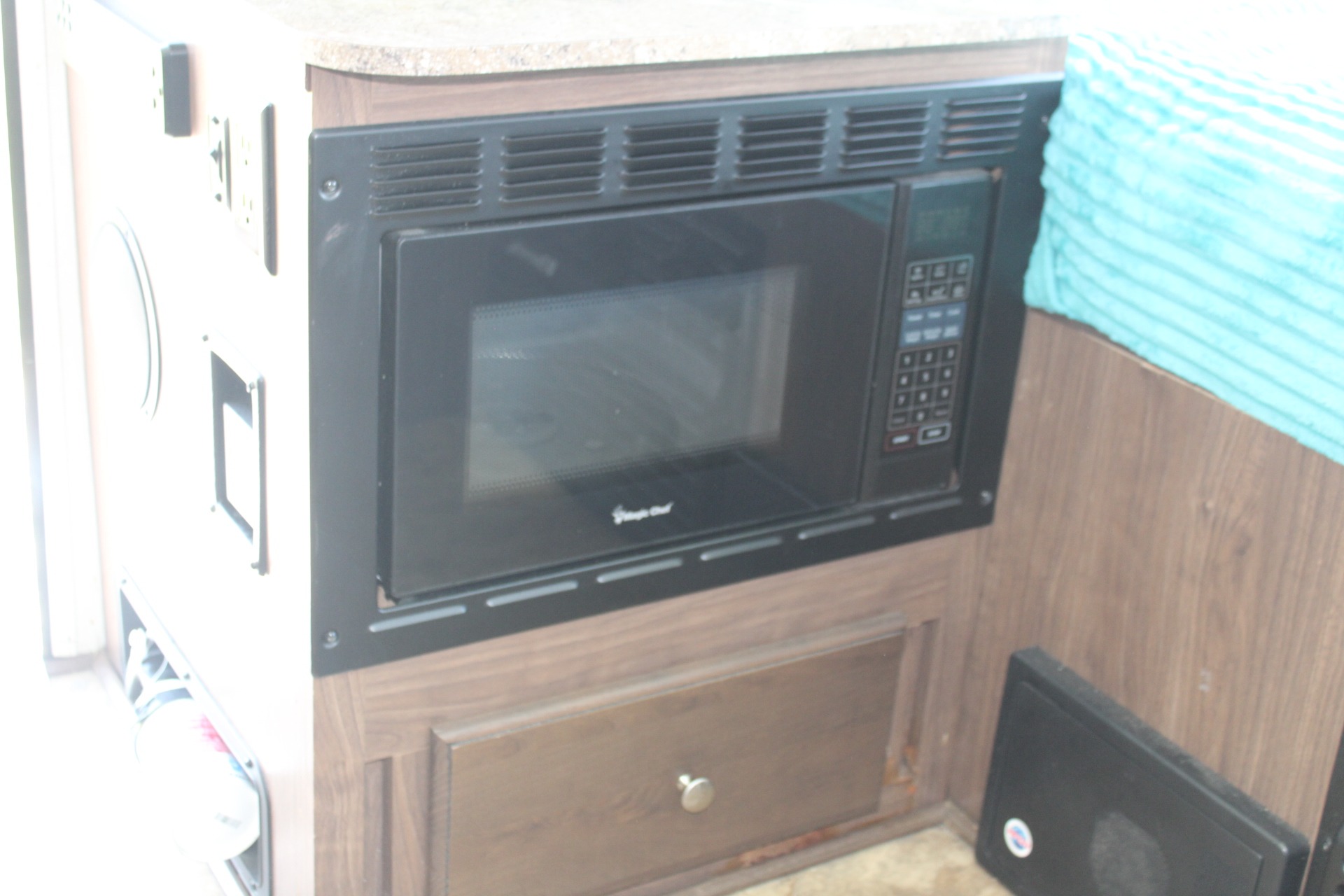  Palomino's  Real Lite 12-st A-Framed pop-up Trailer