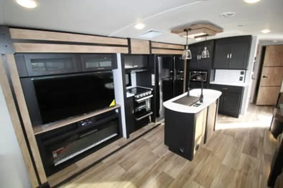 Garrett's Keystone 328RL Travel Trailer