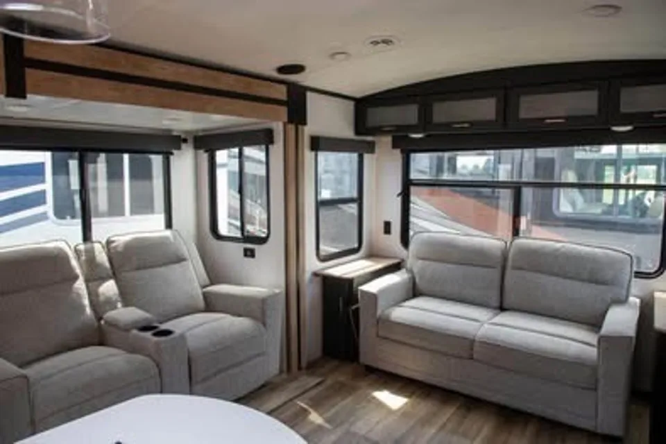 Garrett's Keystone 328RL Travel Trailer