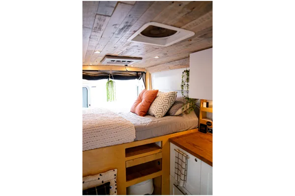 Victoria - Ram Promaster 2500 Classe B
