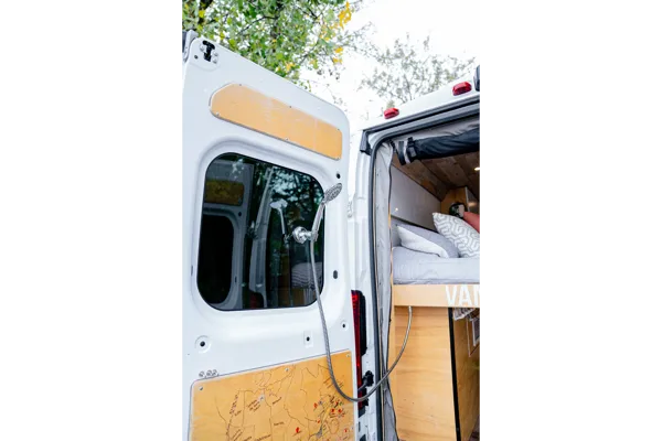 Victoria - Ram Promaster 2500 Classe B