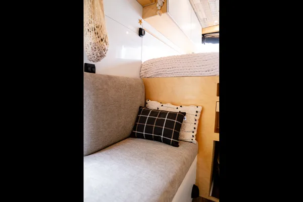 Victoria - Ram Promaster 2500 Classe B