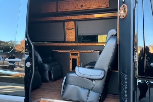 Kevin's Mercedes-Benz MidWest Class C