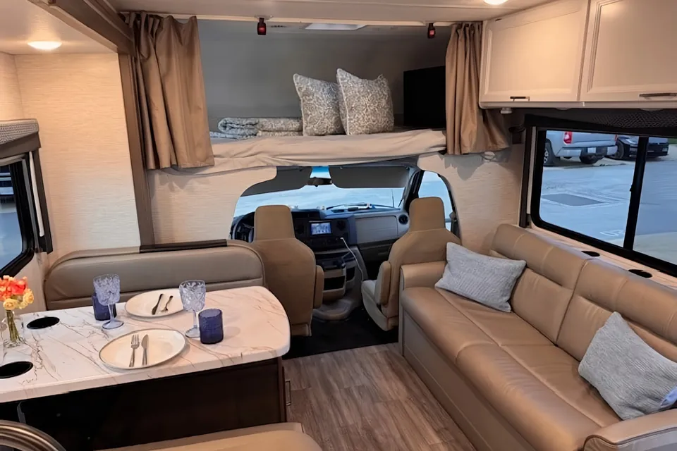 NEW 2025 28Z Thor Four Winds | Family Adventure Ready