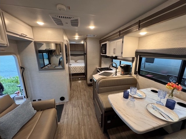 NEW 2025 28Z Thor Four Winds | Family Adventure Ready