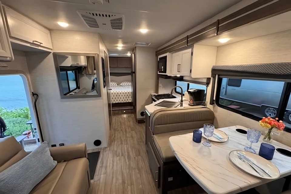 NEW 2025 28Z Thor Four Winds | Family Adventure Ready
