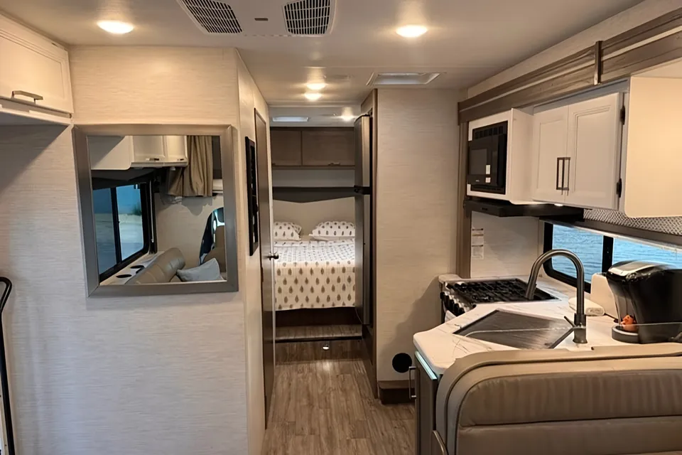 NEW 2025 28Z Thor Four Winds | Family Adventure Ready