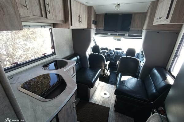 🌲 Évasion en Duo - Confort Compact ! 🚐