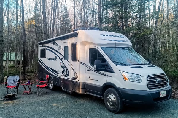 🌲 Évasion en Duo - Confort Compact ! 🚐
