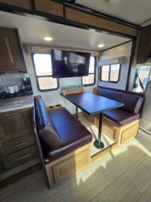 The Defiant - Forest River FR3 32DS Class A