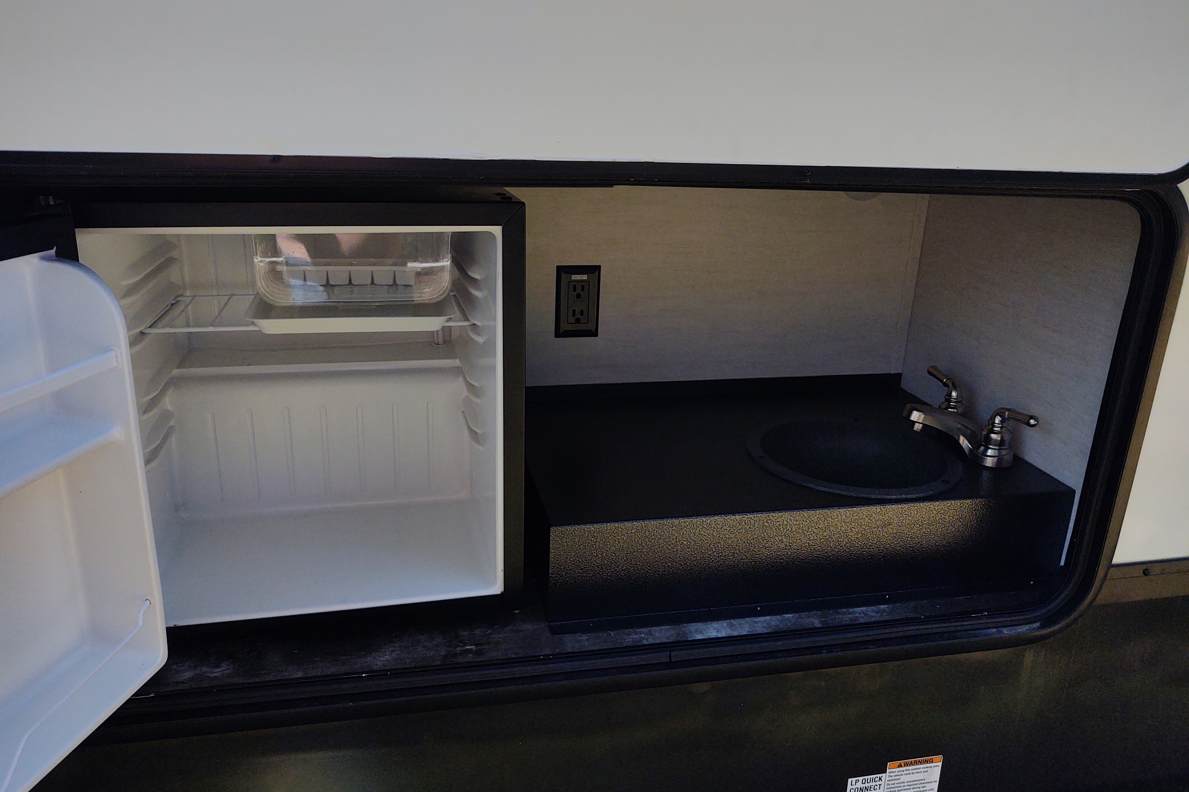A Family Paradise on Wheels 36 BHQ Cobalt Fifth Wheel