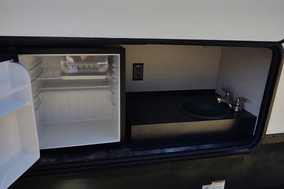 A Family Paradise on Wheels 36 BHQ Cobalt Fifth Wheel
