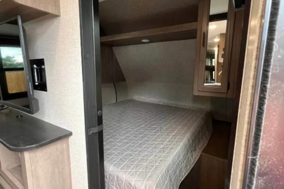 Starcraft Autumn Ridge Travel Trailer