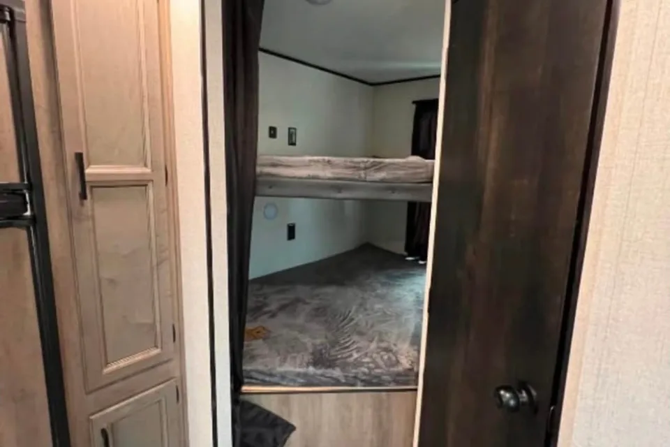 Starcraft Autumn Ridge Travel Trailer