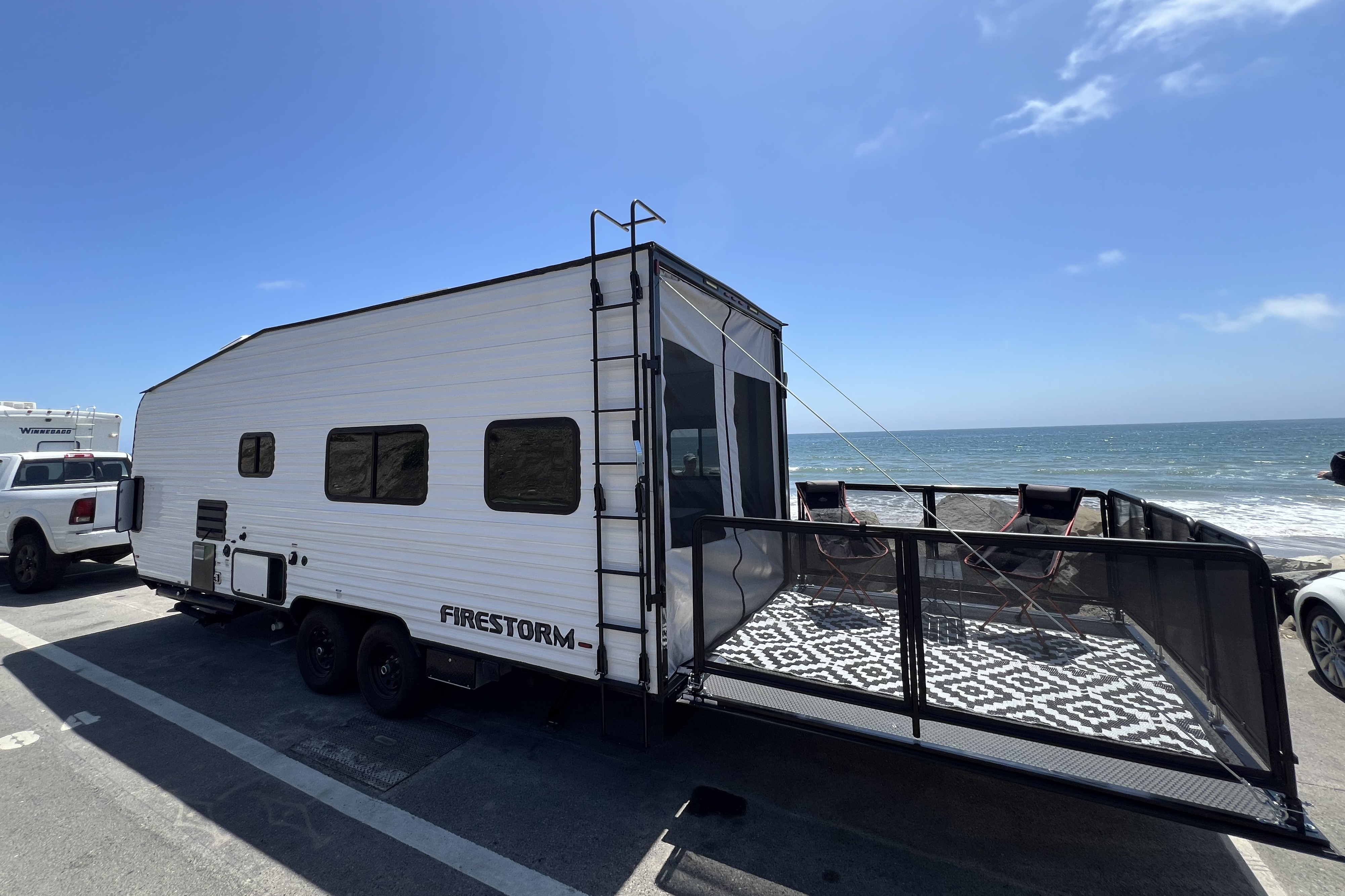Firestorm - Huge Bathroom, Deck, Sleeps 2 Couples +