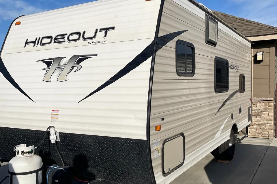 Adventure Bunkhouse-Easy Tow Sleeps 5