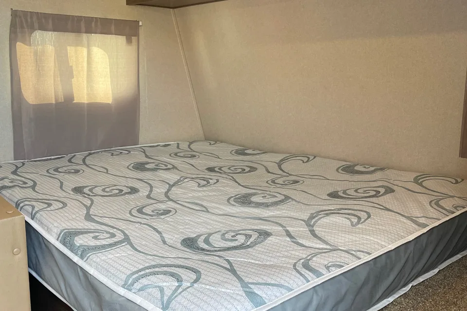 Adventure Bunkhouse-Easy Tow Sleeps 5