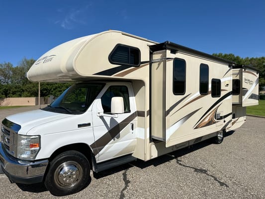 *New Listing* 2016 Thor Freedom Elite 29FE