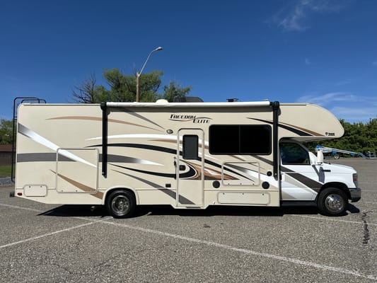 *New Listing* 2016 Thor Freedom Elite 29FE