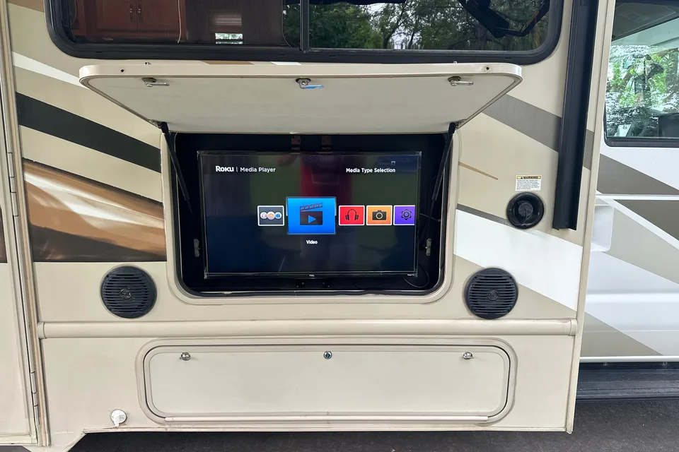 *New Listing* 2016 Thor Freedom Elite 29FE