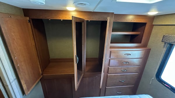 *New Listing* 2016 Thor Freedom Elite 29FE