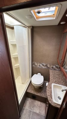 *New Listing* 2016 Thor Freedom Elite 29FE