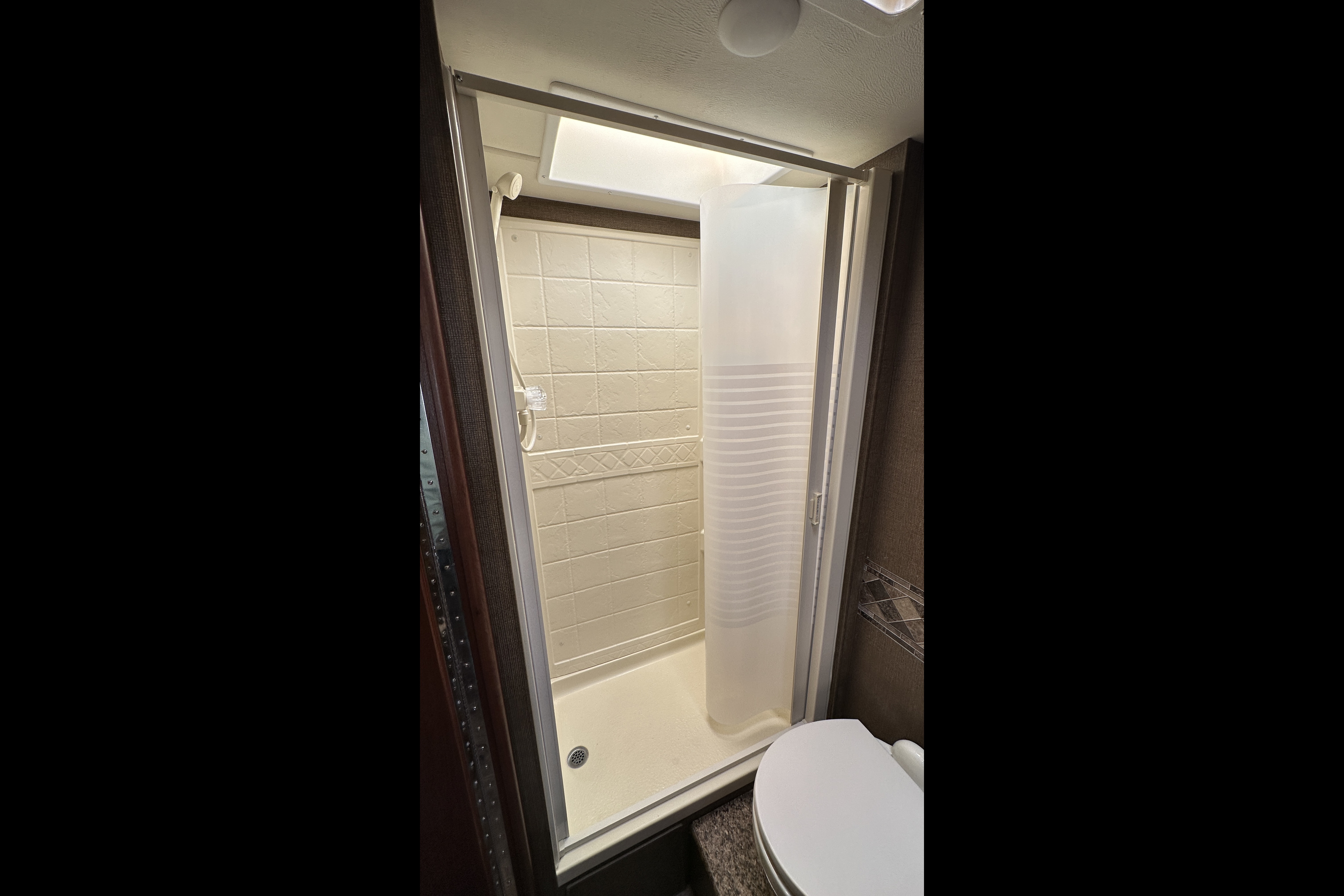 *New Listing* 2016 Thor Freedom Elite 29FE