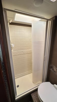 *New Listing* 2016 Thor Freedom Elite 29FE