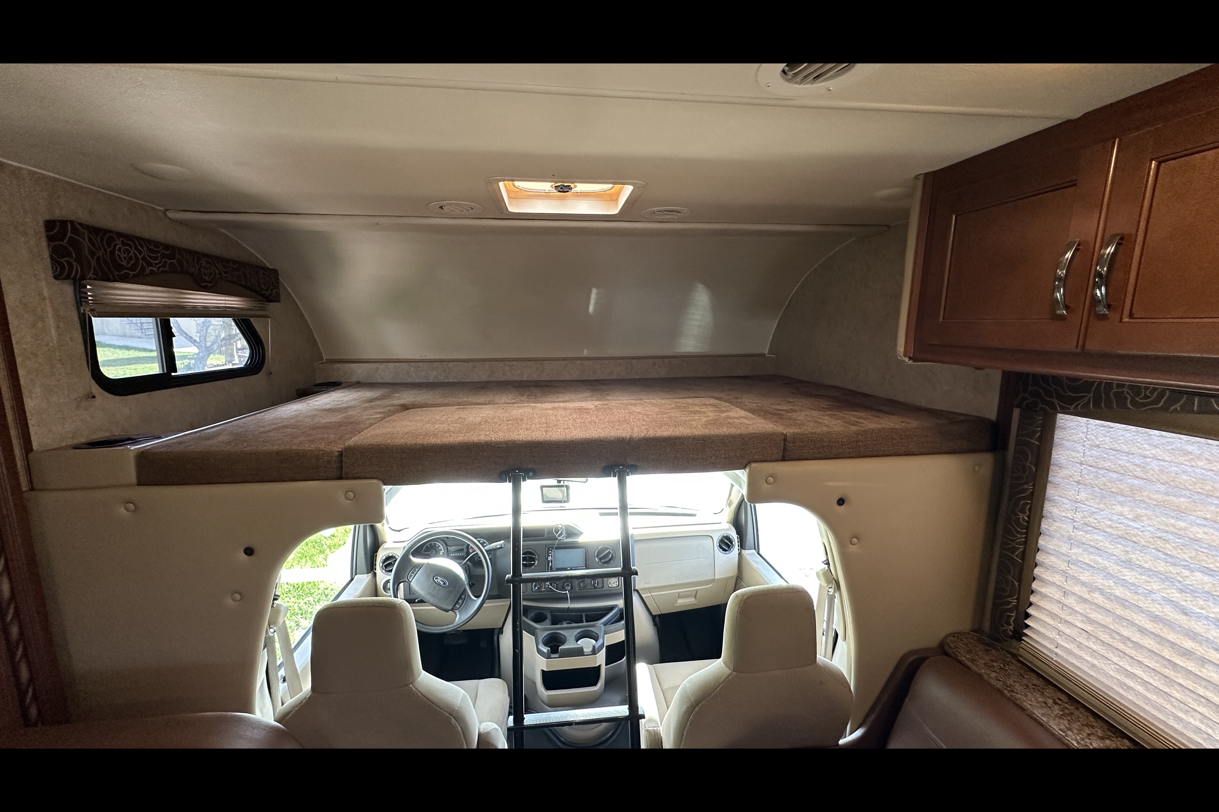 *New Listing* 2016 Thor Freedom Elite 29FE