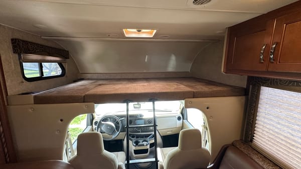 *New Listing* 2016 Thor Freedom Elite 29FE