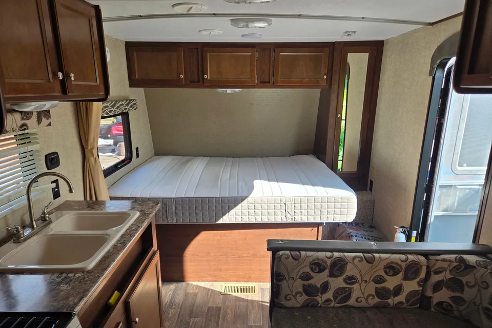 Keystone Hideout Toy hauler