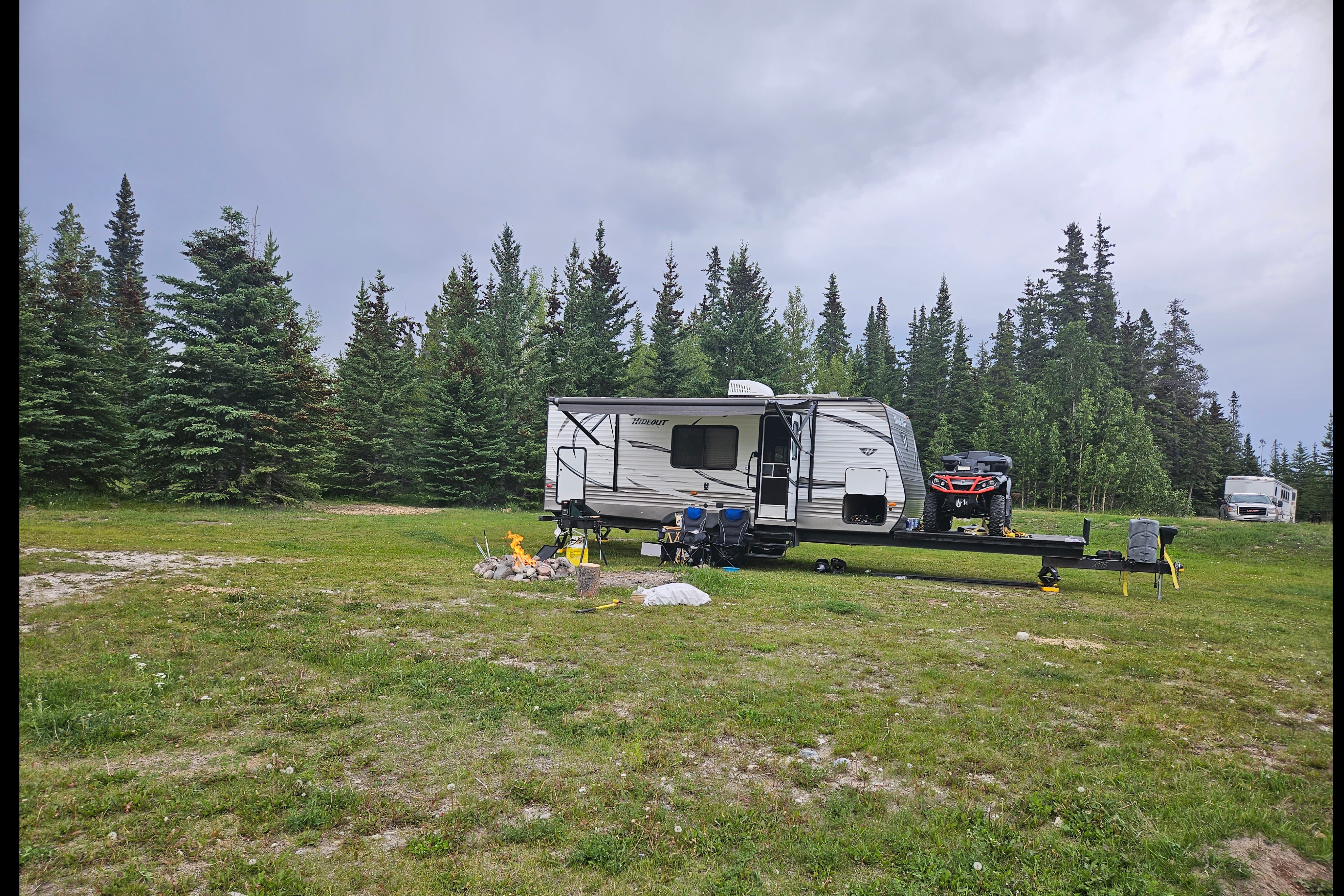 Keystone Hideout Toy hauler