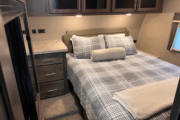 Cozy Coast Escape: 2020 Rockwood Ultra Lite 2888WS