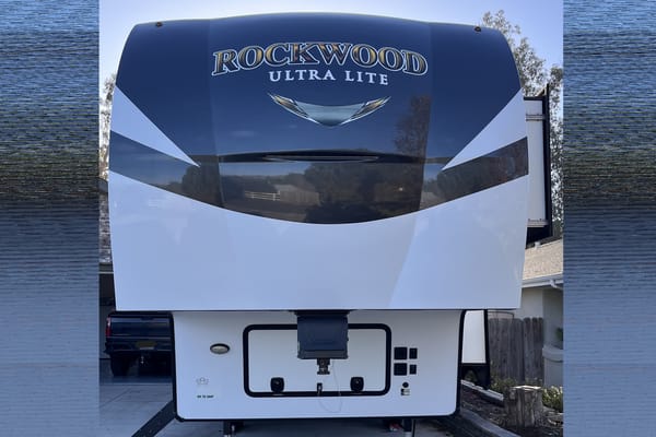 Cozy Coast Escape: 2020 Rockwood Ultra Lite 2888WS
