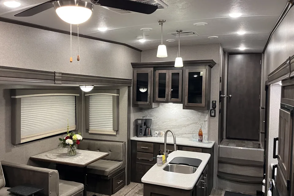 Cozy Coast Escape: 2020 Rockwood Ultra Lite 2888WS