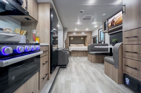 Fully Equipped Couples Glamping Travel Trailer