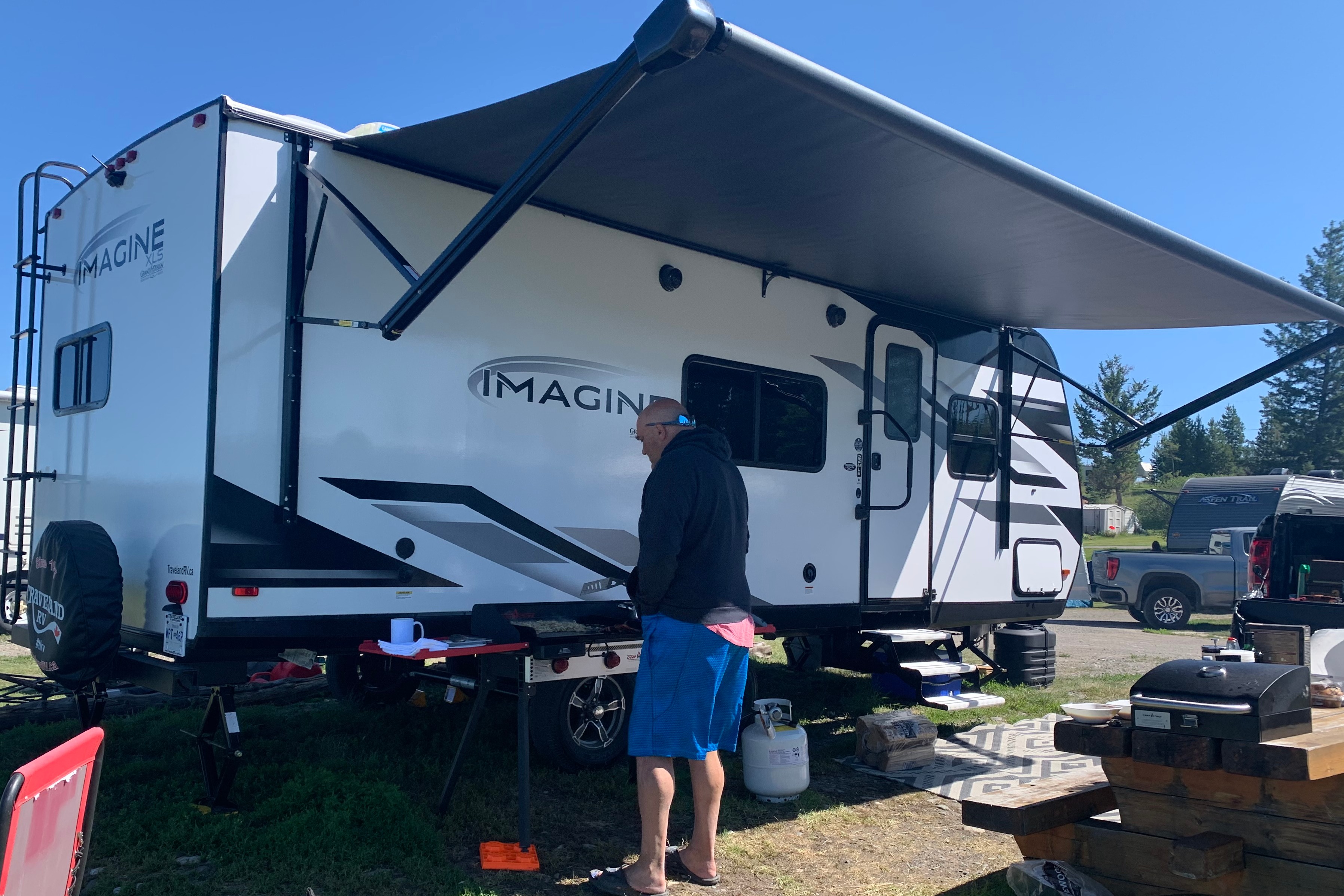 Fully Equipped Couples Glamping Travel Trailer 
