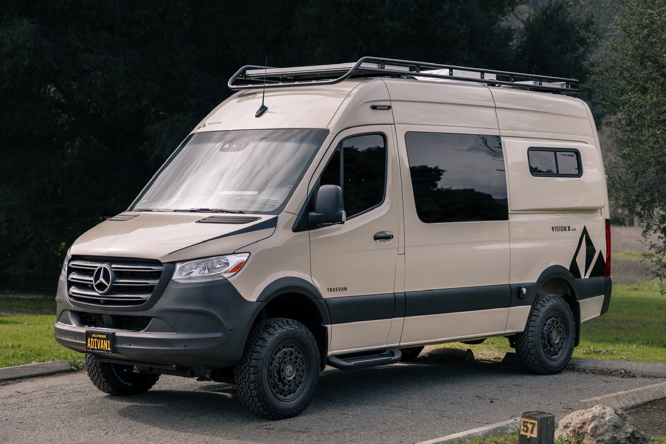“La Explora”  LUXURY Mercedes Sprinter 4x4 Campervan
