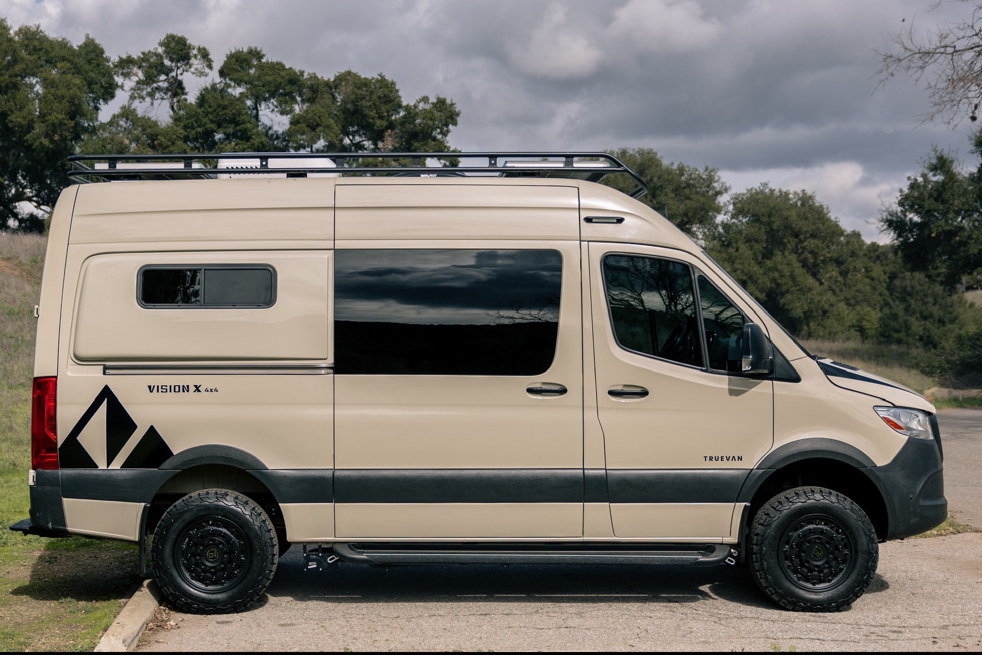 “La Explora”  LUXURY Mercedes Sprinter 4x4 Campervan