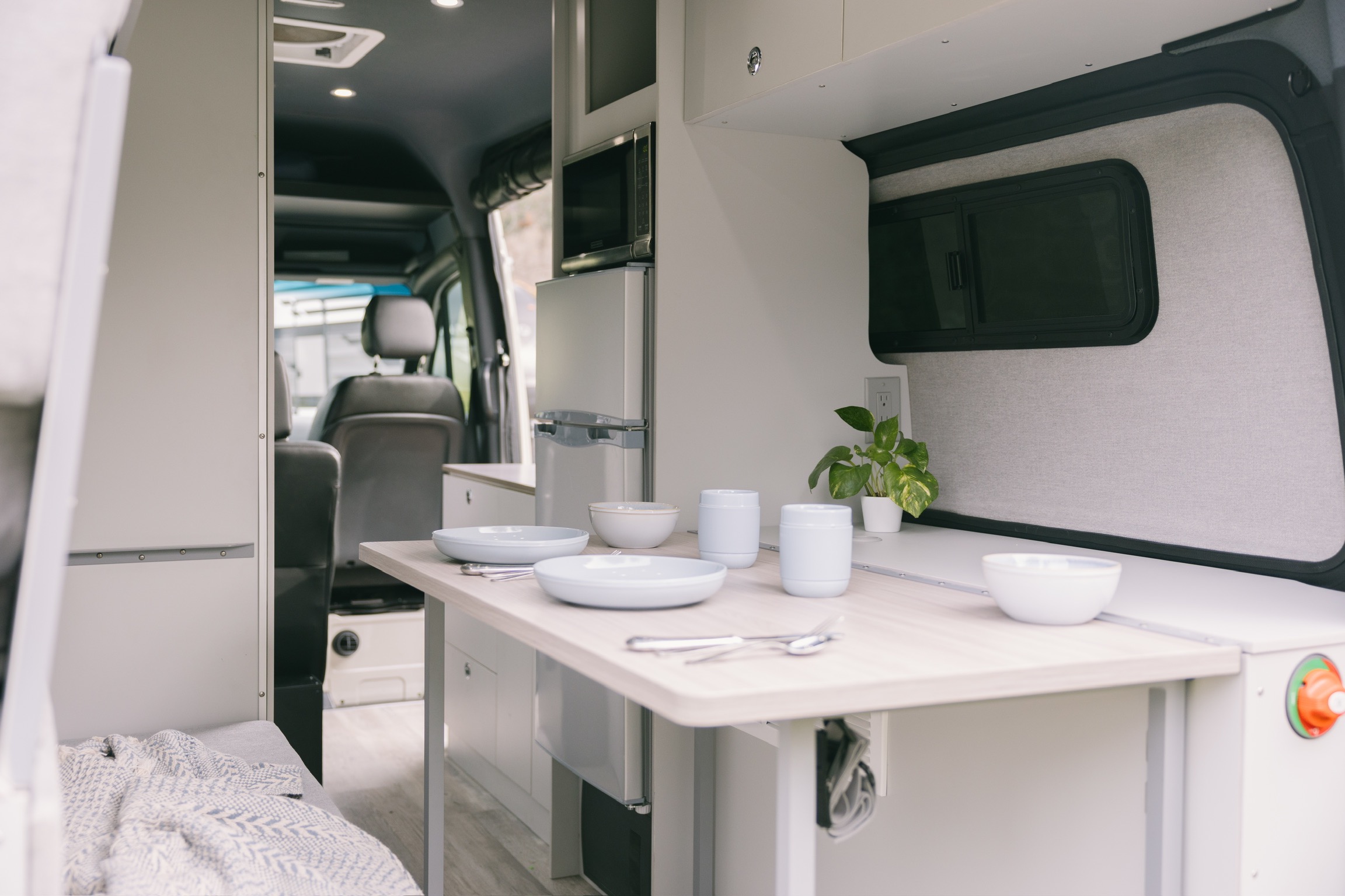 “La Explora”  LUXURY Mercedes Sprinter 4x4 Campervan