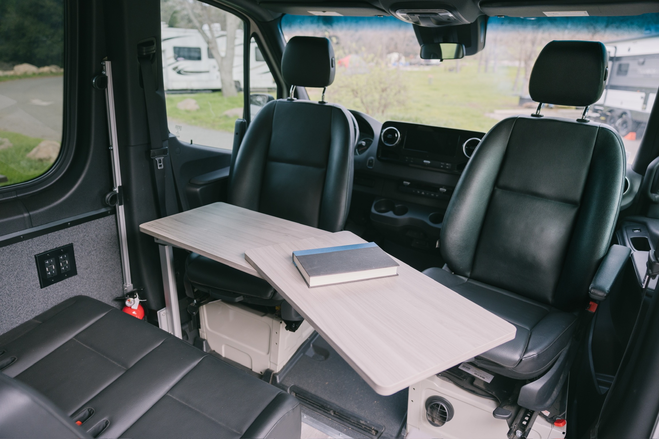 “La Explora”  LUXURY Mercedes Sprinter 4x4 Campervan