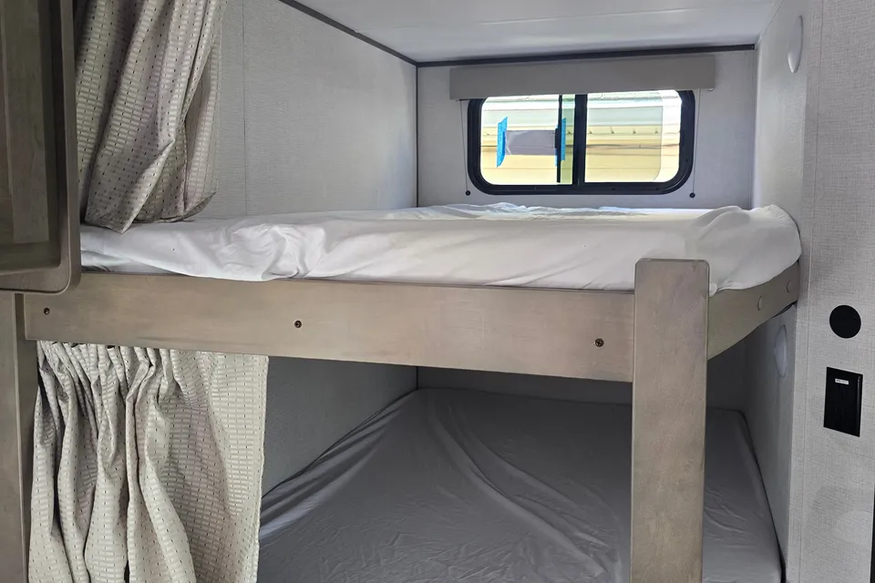 J&J Rv Rentals Grand Design